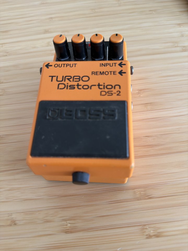 BOSS Turbo Distorsion DS-2