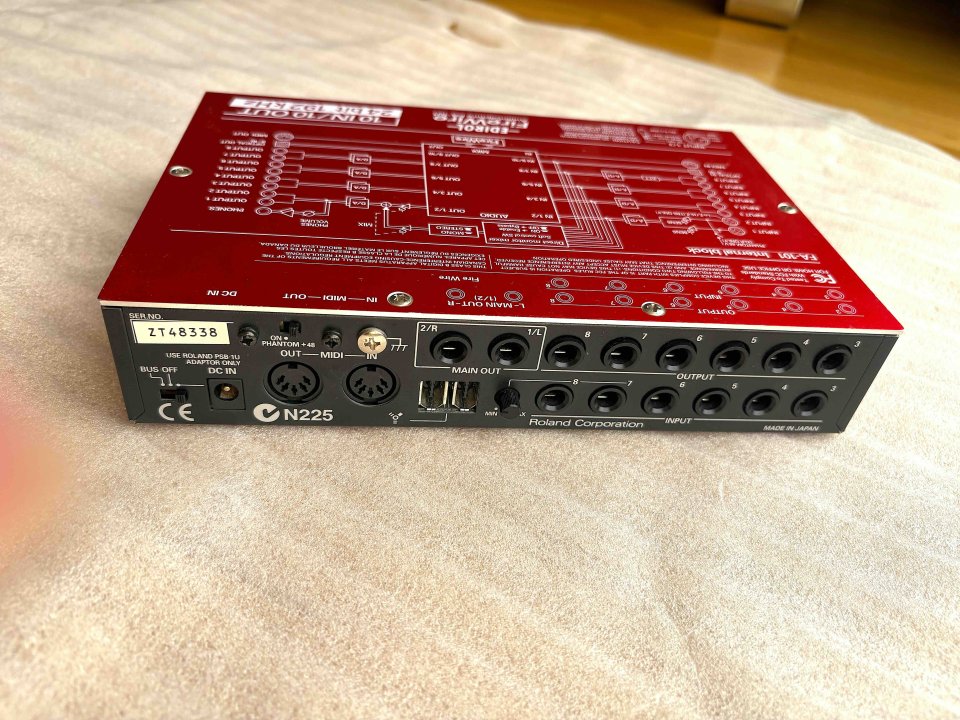 Roland Edirol FA-101.