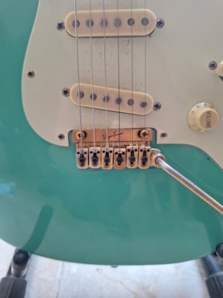 Schecter nick johnston con Vegatrem y pastillas Barna