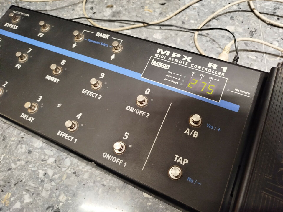 Multiefectos Lexicon MPX G2 + Pedalera Midi MPX R1