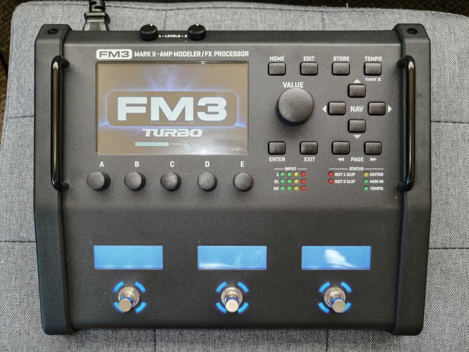 Fractal Audio FM3 Mark II Turbo+Cab packs y IRs de pago extra de segunda mano · Foto 1 de 3 · Madrid · 1099 €