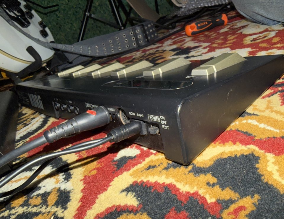 Korg A3 + Pedalera Fc6 de segunda mano · Foto 7 de 9 · Madrid · 130 €
