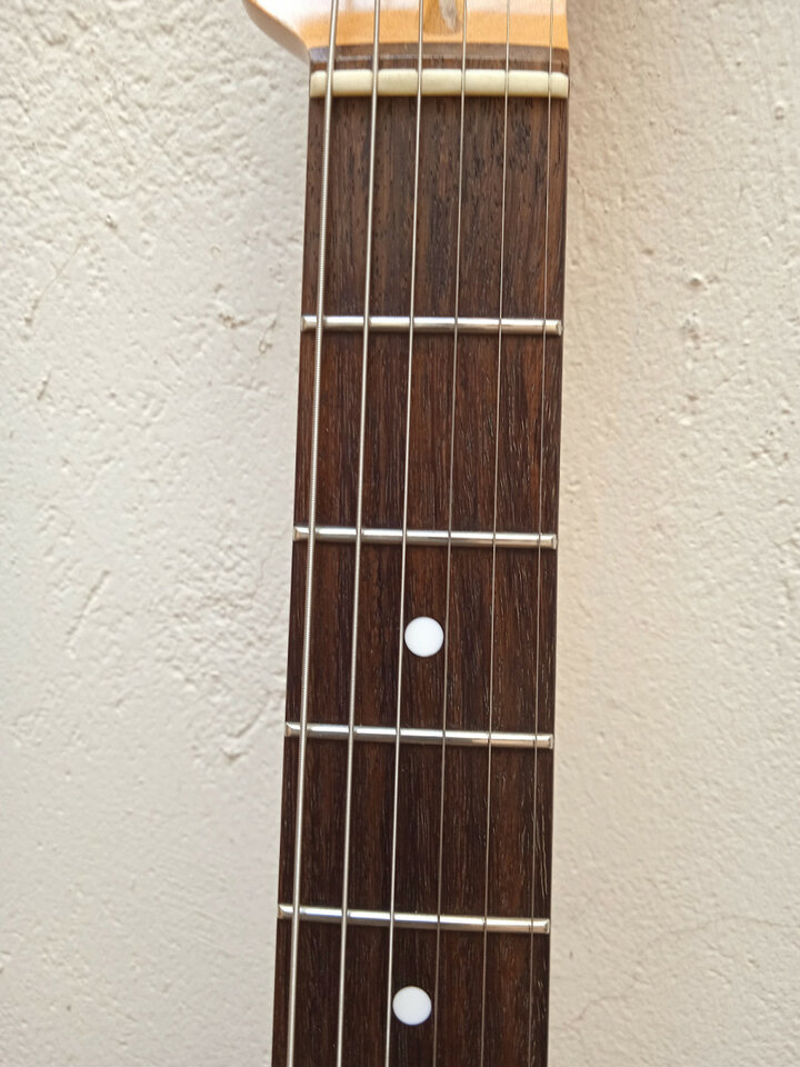 2020 Moon Reggae Master Junior o Jr. con pastillas P-90's  Made in Japan