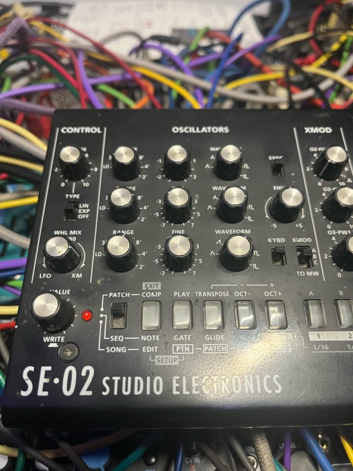 Roland SE-02