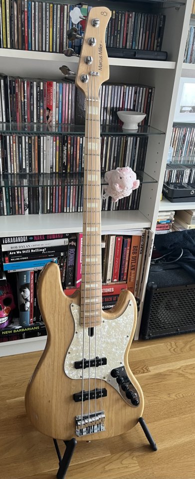 Sire Marcus Miller V7