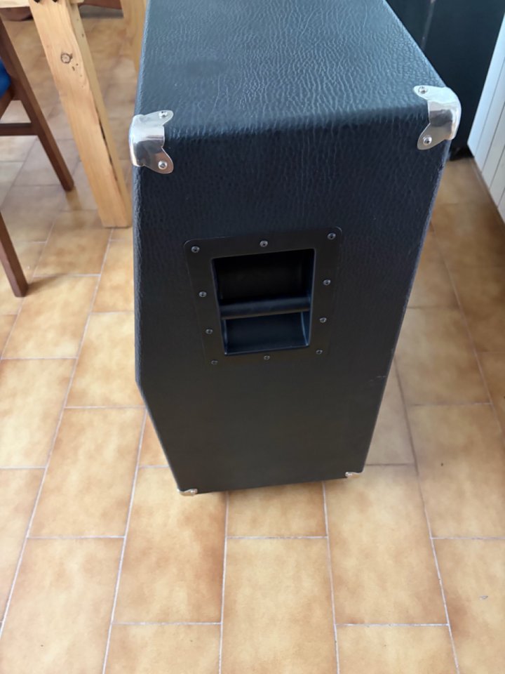 Pantalla brunetti xl de segunda mano · Foto 4 de 4 · Navarra · 350 €