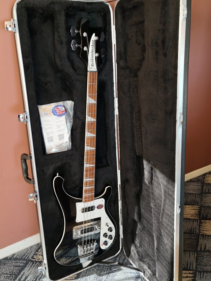 Bajo Rickenbacker 4003 Jetglo 2026. Nuevo sin estrenar. de segunda mano · Foto 1 de 5 · Madrid · 2700 €
