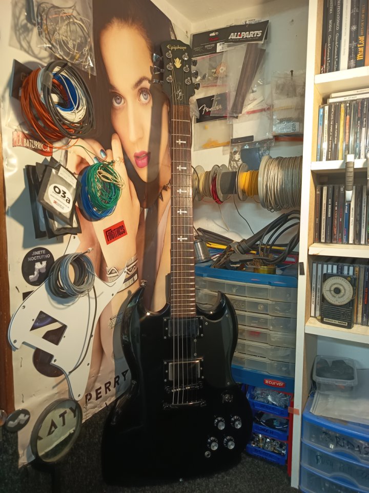 Tony Iommi (Black Sabbath)signature de segunda mano · Foto 1 de 7 · Madrid · 399 €