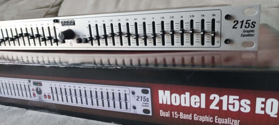 Dbx 215s EQ
