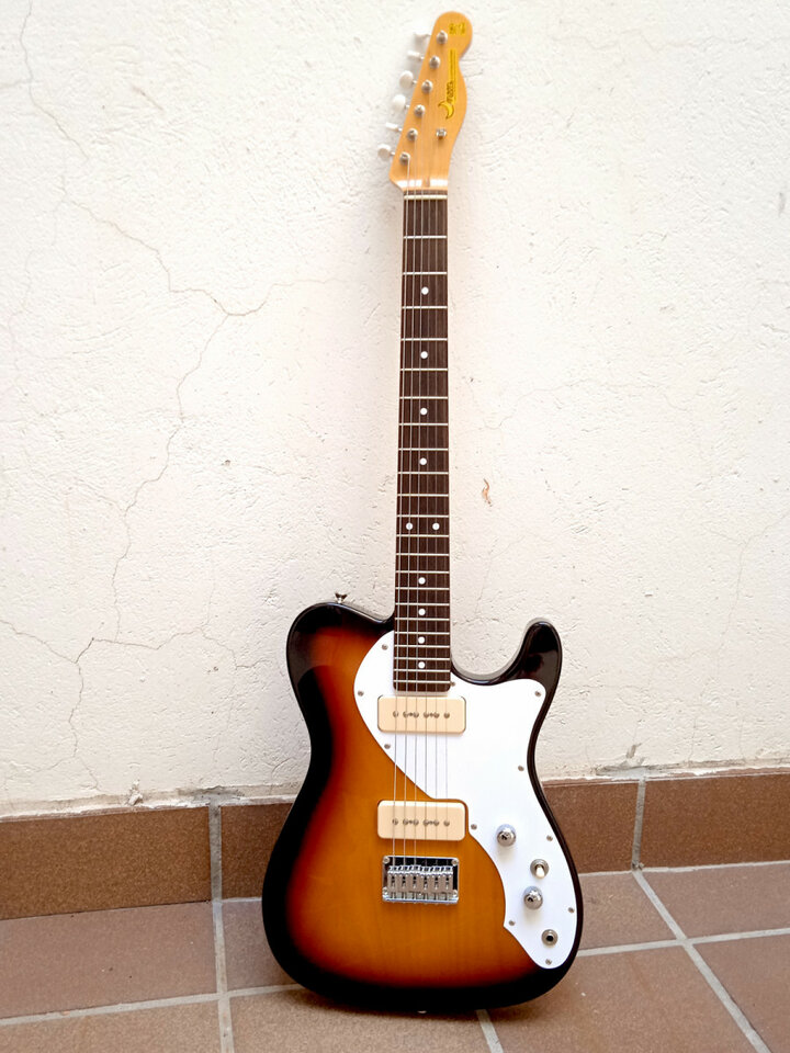 2020 Moon Reggae Master Junior o Jr. con pastillas P-90's  Made in Japan