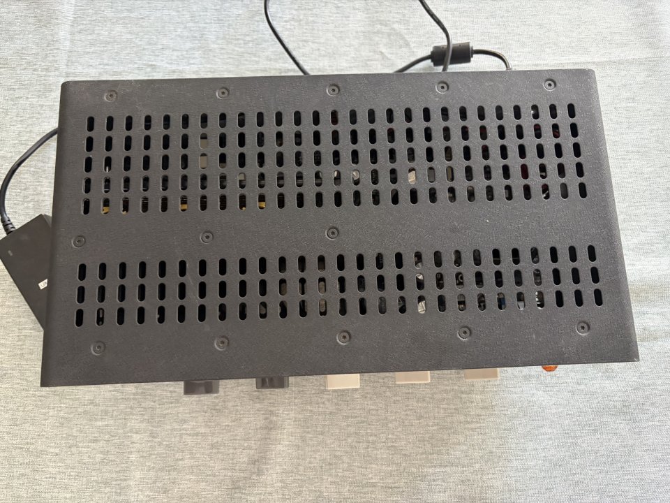 Universal Audio OX Amp Top Box de segunda mano · Foto 2 de 3 · Málaga · 790 €