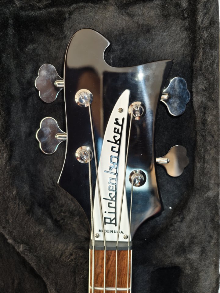 Bajo Rickenbacker 4003 Jetglo 2026. Nuevo sin estrenar. de segunda mano · Foto 3 de 5 · Madrid · 2700 €
