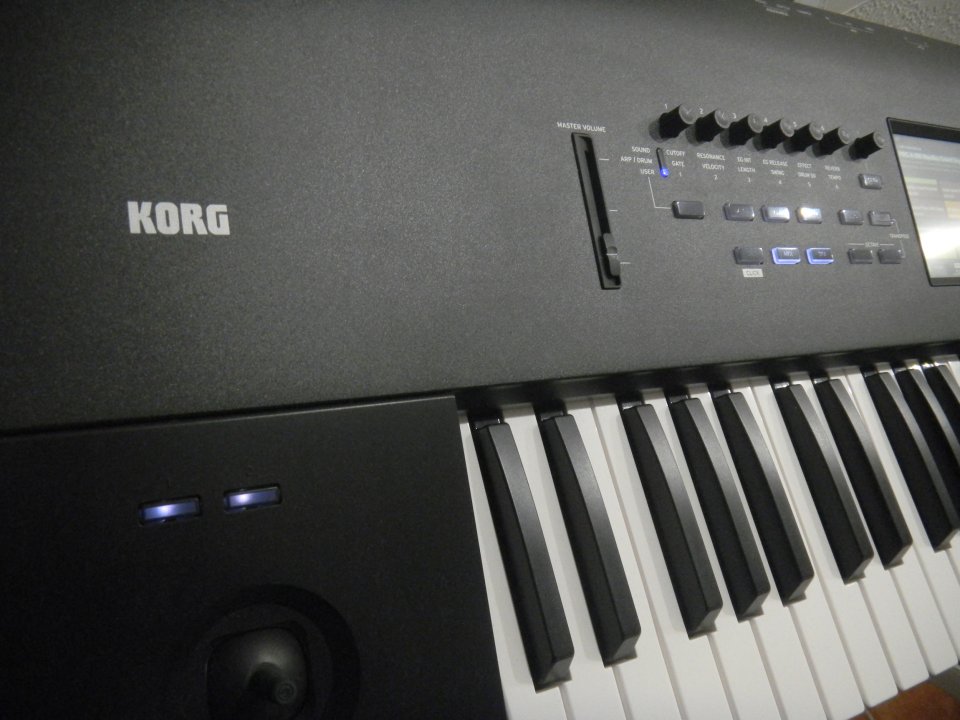 KORG NAUTILUS AT 61 oferta