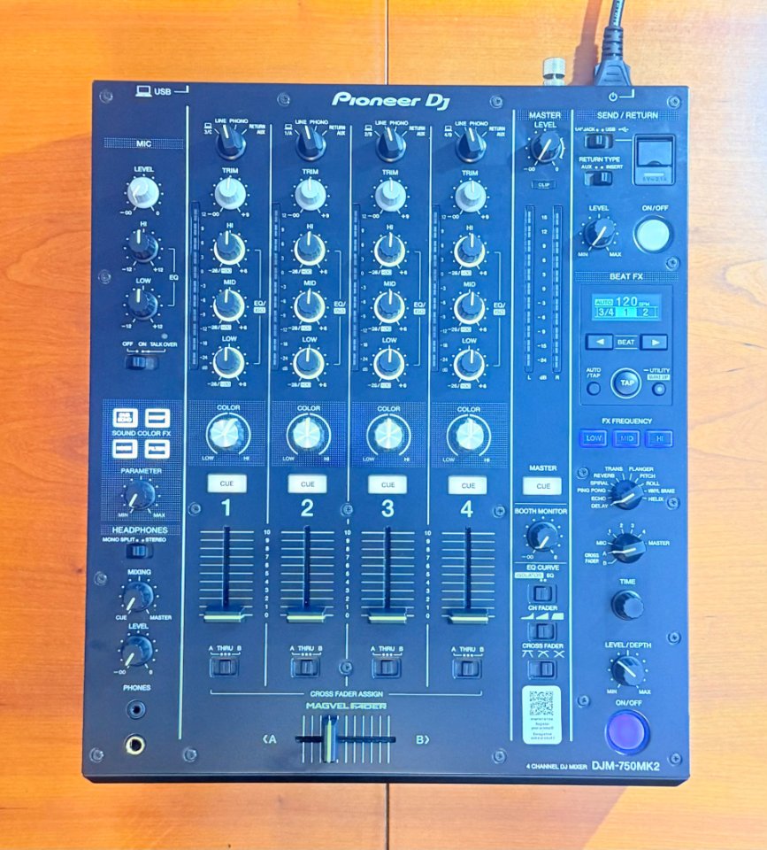 Pioneer DJM-750MK2 – Estado Impecable / Solo Uso en Estudio (Caja Original) de segunda mano · Foto 2 de 4 · Cantabria · 900 €