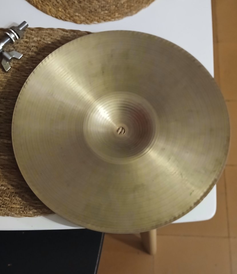Zildjian Quick Beat Avedis de 13". Molt bon estat. de segunda mano · Foto 5 de 10 · Barcelona · 215 €