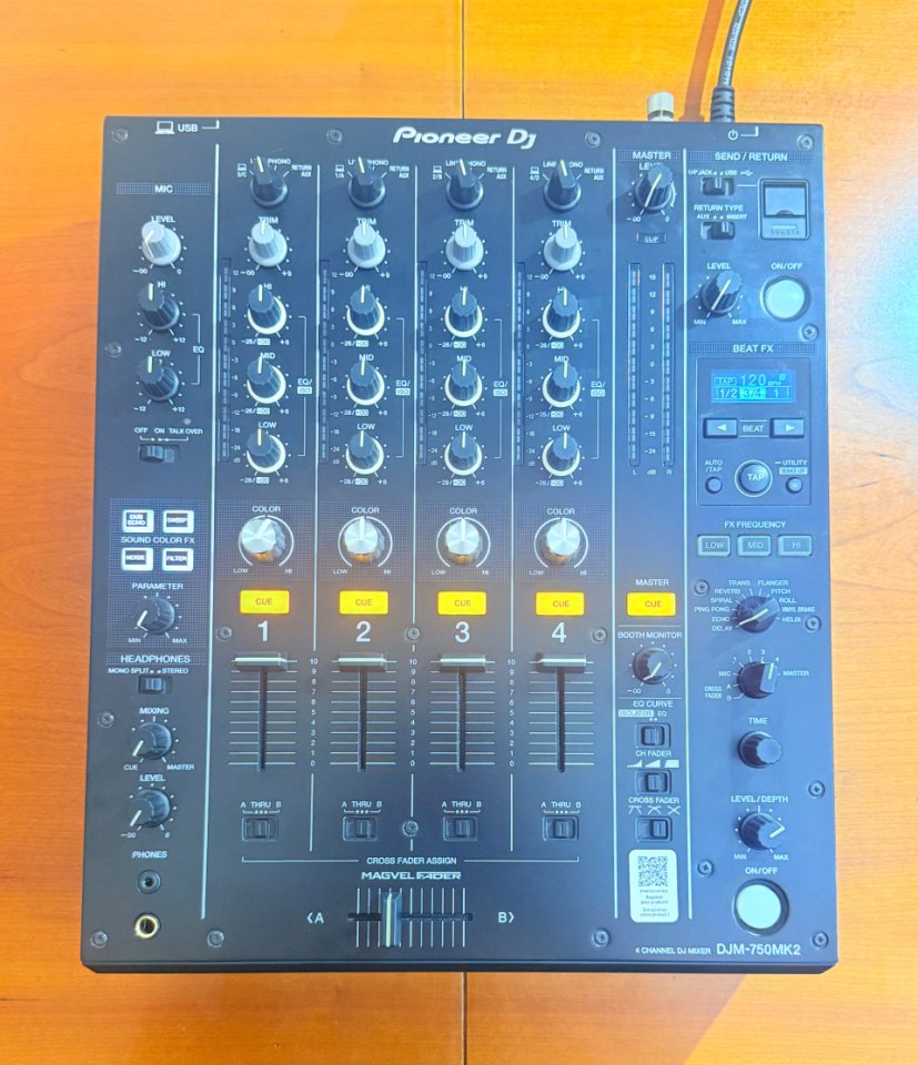 Pioneer DJM-750MK2 – Estado Impecable / Solo Uso en Estudio (Caja Original) de segunda mano · Foto 1 de 4 · Cantabria · 900 €