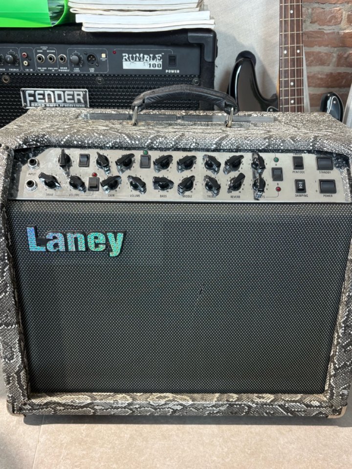 Amplificador a válvulas Laney Chrome- O-Zone de segunda mano · Foto 1 de 6 · Cantabria · 590 €