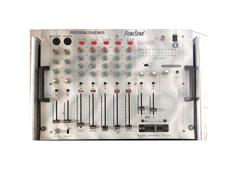 Mesa de Mezclas DJ Rack 12 canales estéreo de segunda mano · Foto 1 de 6 · Cantabria · 250 €