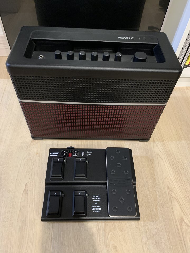 Amplificador Line 6 Amplifi 75 + pedalera FBV-MKII