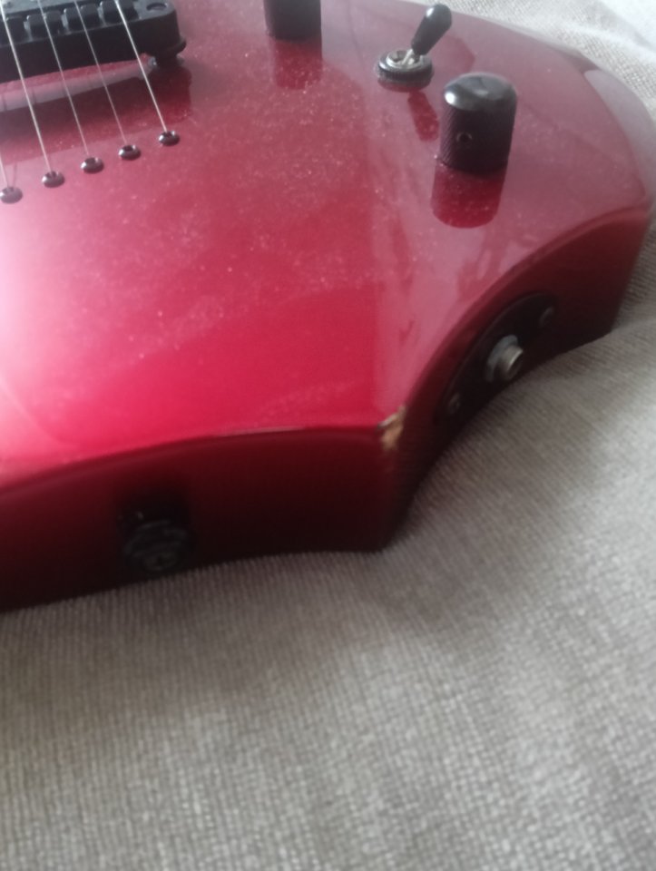 Guitarra y ampli de segunda mano · Foto 2 de 4 · Madrid · 300 €