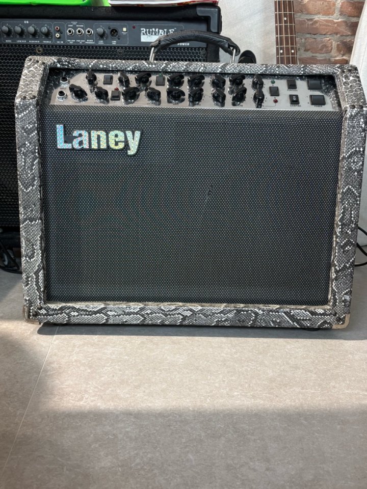 Amplificador a válvulas Laney Chrome- O-Zone de segunda mano · Foto 2 de 6 · Cantabria · 590 €