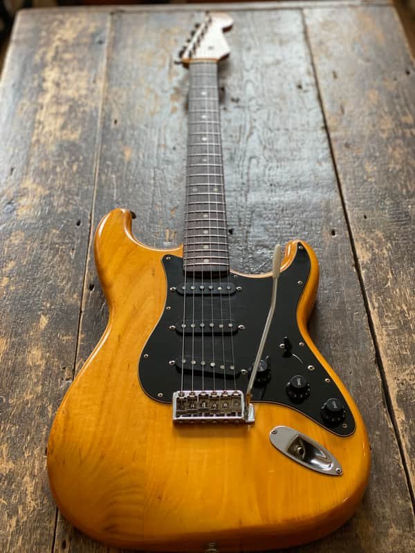 Fender Stratocaster '57 Reissue MIJ FujiGen 1988 Charcoal Burst de segunda mano · Foto 1 de 5 · A Coruña · 990 €