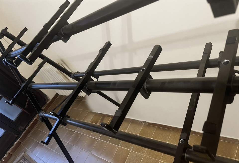 Soporte para teclados Jaspers 3D-145B + 4 soportes adicionales de segunda mano · Foto 3 de 5 · Barcelona · 210 €
