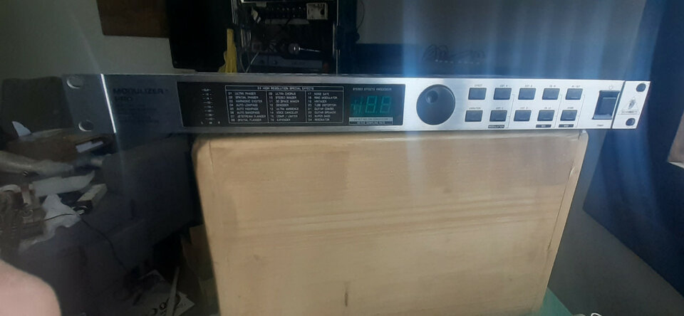 Berhinger Modulizer Pro 1200 P