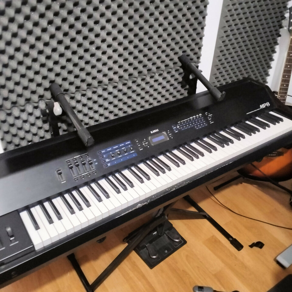 Teclado Kawai MP8