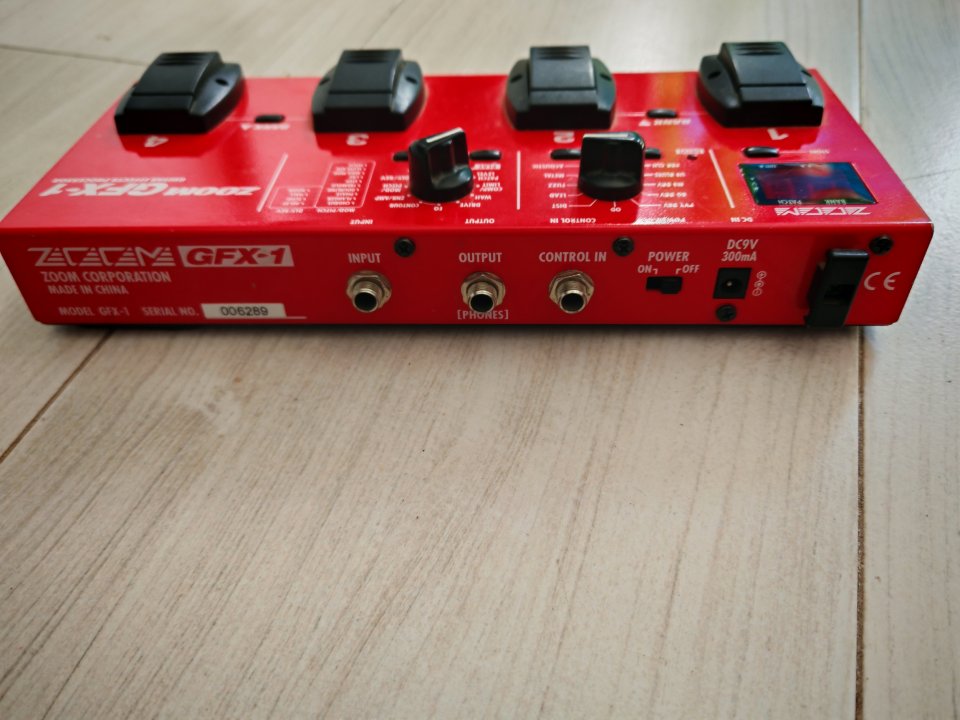Pedalera multiefectos ZOOM GFX-1 Guitarra