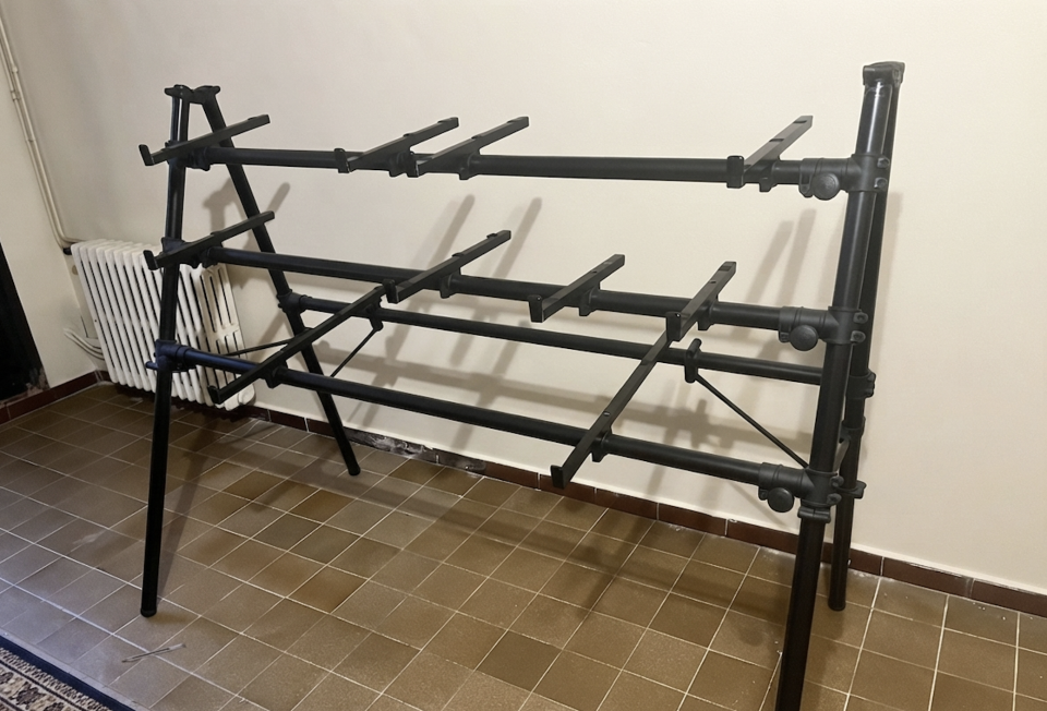 Soporte para teclados Jaspers 3D-145B + 4 soportes adicionales de segunda mano · Foto 4 de 5 · Barcelona · 210 €