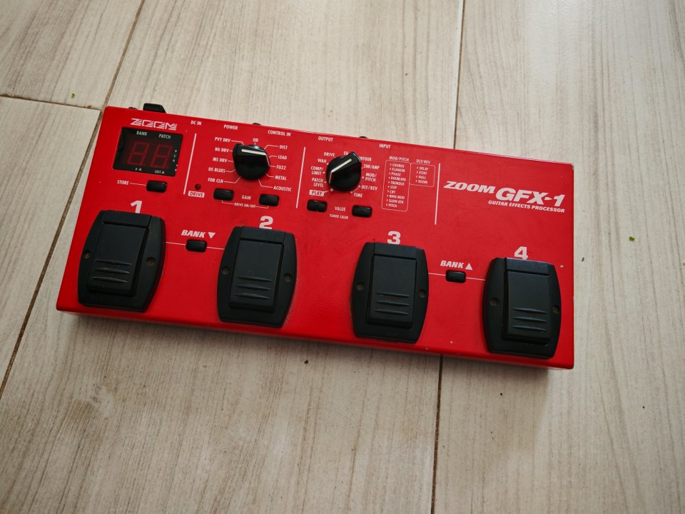 Pedalera multiefectos ZOOM GFX-1 Guitarra