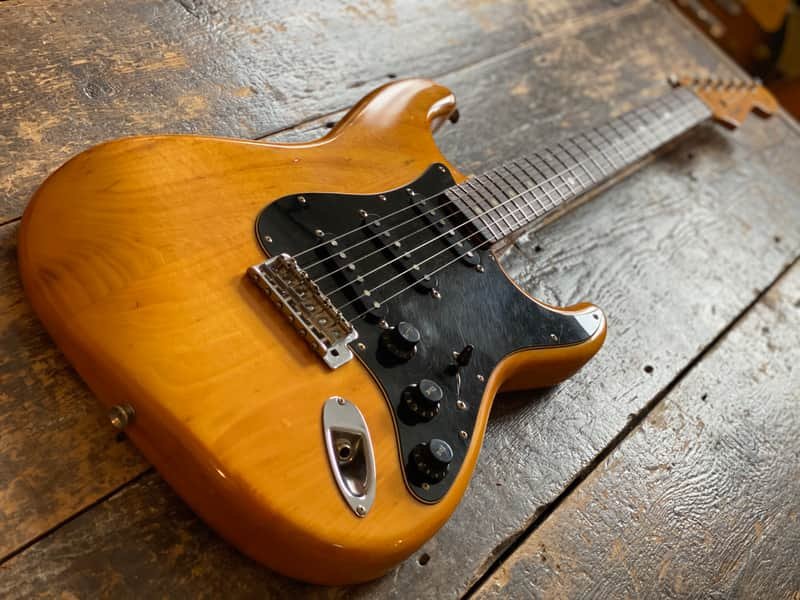 Fender Stratocaster '57 Reissue MIJ FujiGen 1988 Charcoal Burst de segunda mano · Foto 3 de 5 · A Coruña · 990 €