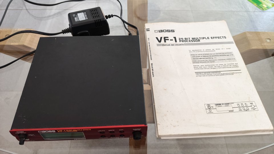 Multiefectos Boss VF-1  24 bit