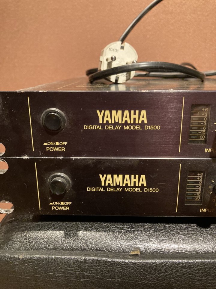 Yamaha Digital Delay Model D1500 (x2) de segunda mano · Foto 2 de 3 · Madrid · 500 €