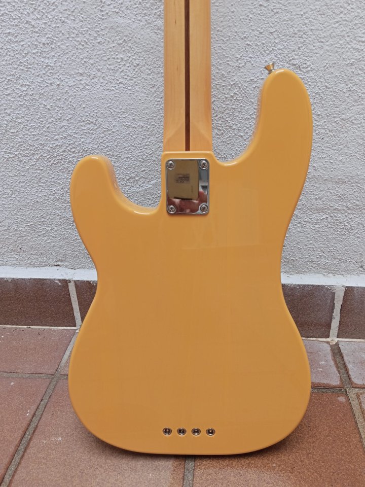 Fender Precision '51 Japan NUEVO! solo pesa 3,59 Kg.
