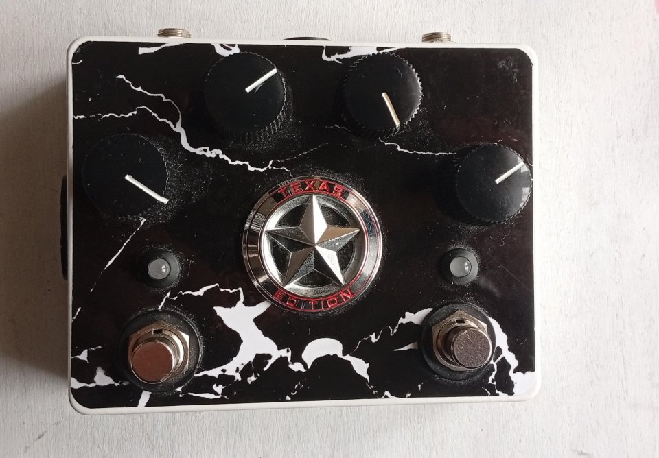 Pedal doble CC Effects, clones Cesar Díaz (SRV): Square Fuzz/Texas Ranger de segunda mano · Foto 1 de 4 · León · 130 €