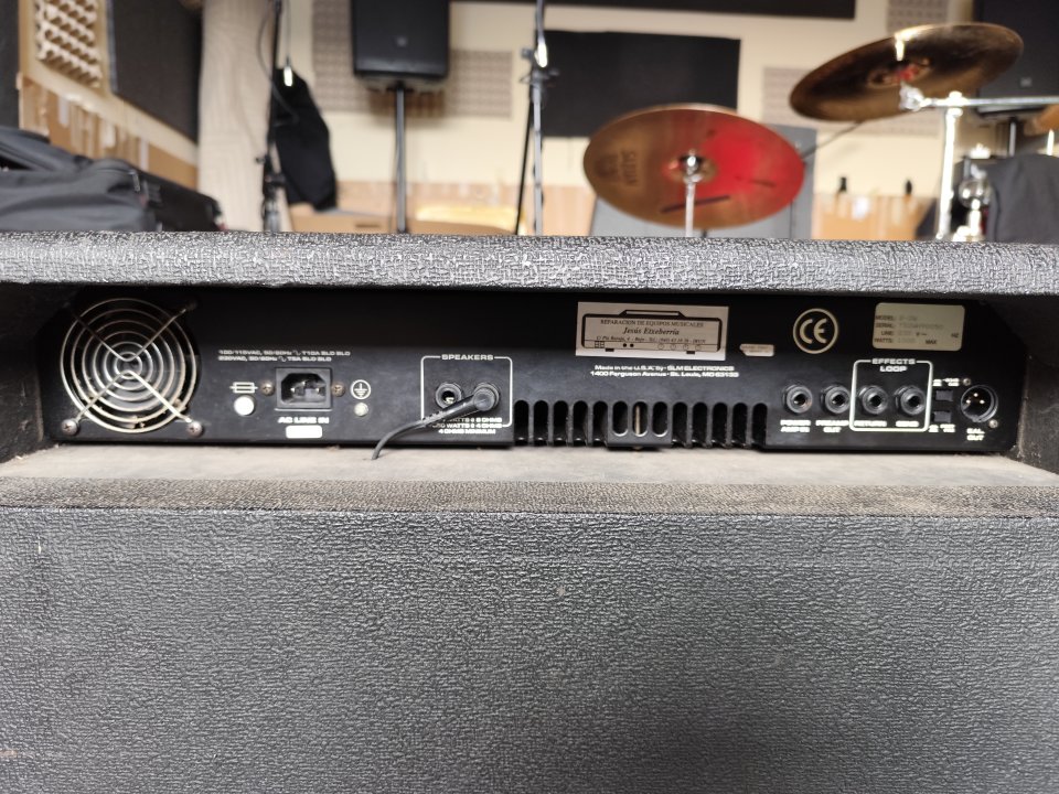 Sigo bajando el precio!!!!Ampeg B2 professional combo de los 90. Made in USA