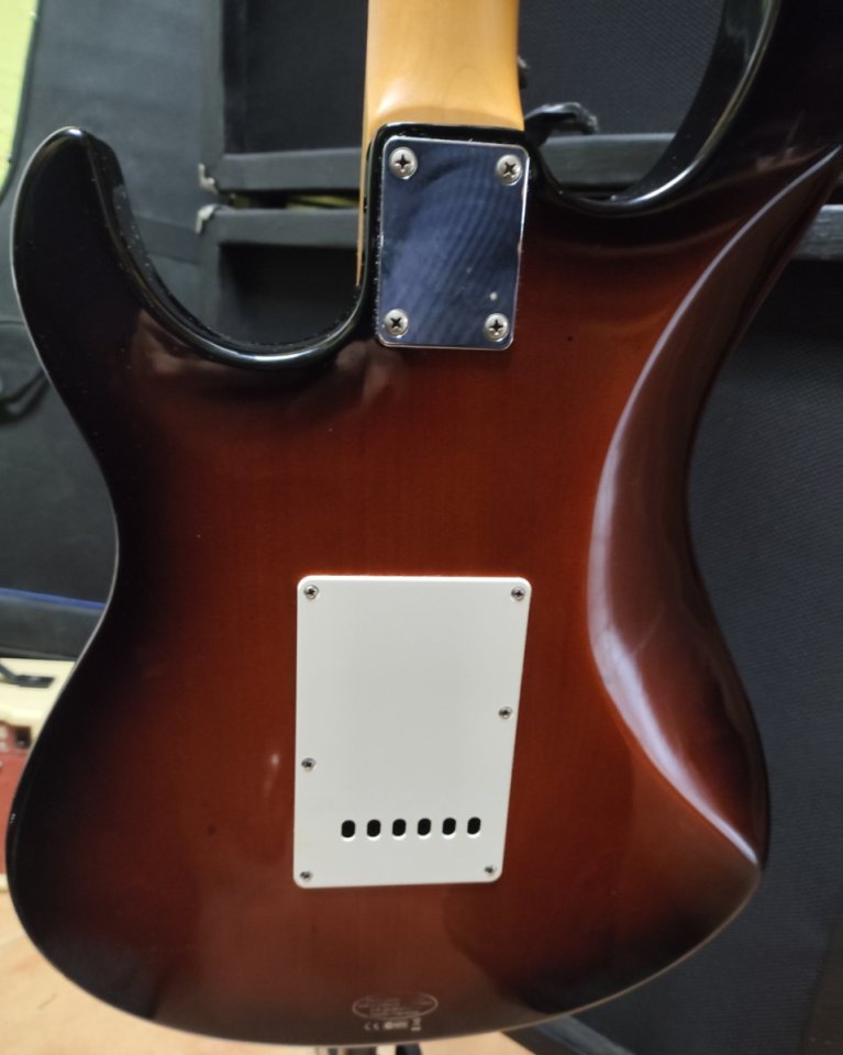 Guitarra eléctrica Yamaha Pacifica 112J del año 2000