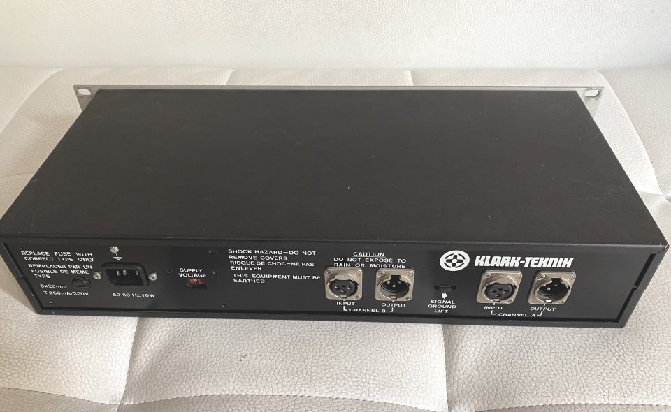 Vendo ecualizador gráfico estéreo Klark Teknik DN 332 de segunda mano · Foto 2 de 2 · Barcelona · 190 €