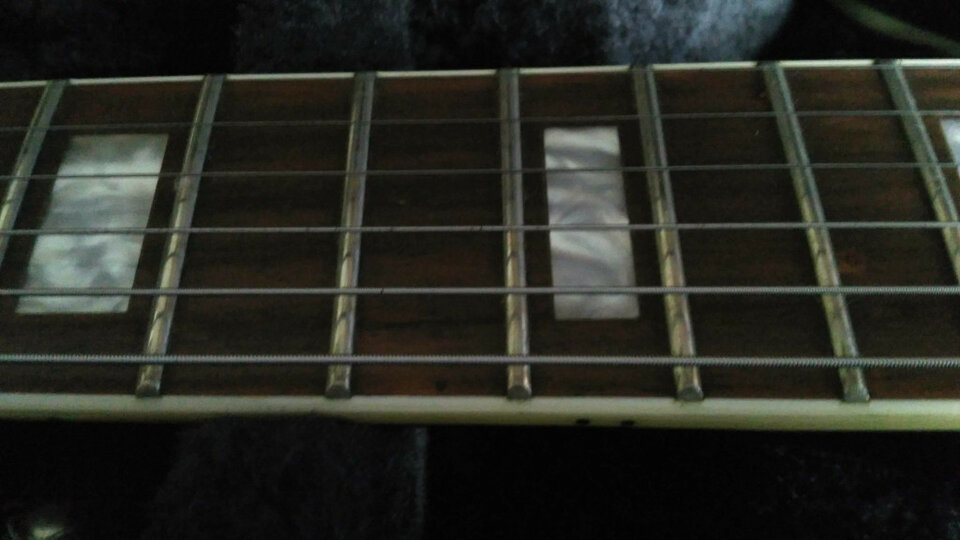 Vendo Eastwood Guitars - Custom Kraft DLX