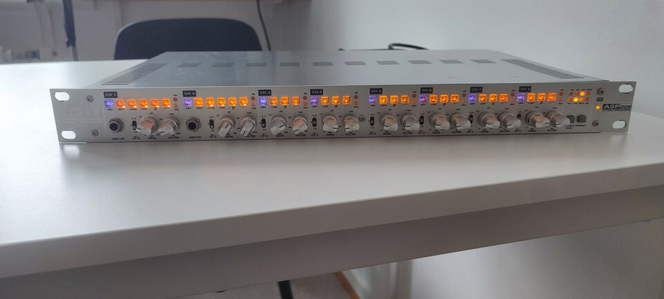 Audient ASP008. 8 previos clase A con salidaADAT