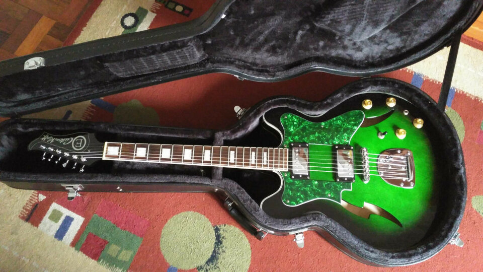 Vendo Eastwood Guitars - Custom Kraft DLX