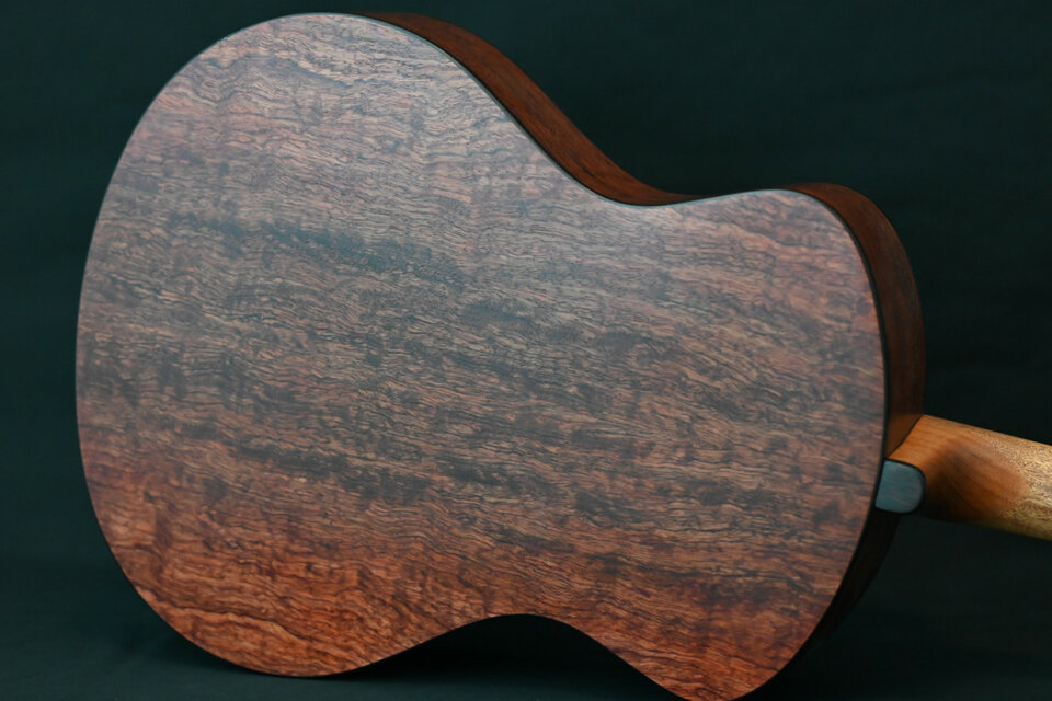 Guitarra acústica hecha a mano. Liquidación de Stock