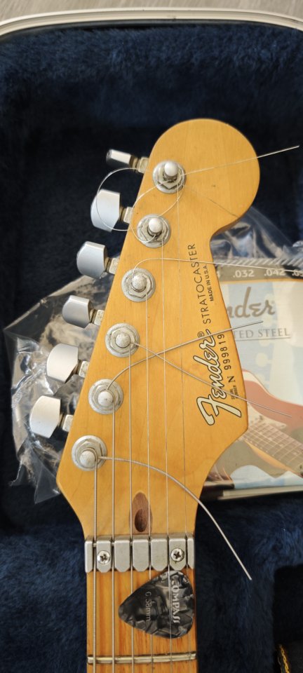 Fender Stratocaster Plus USA (1990) - Acabado Black Pearl Burst + Estuche de segunda mano · Foto 4 de 10 · Madrid · 1500 €