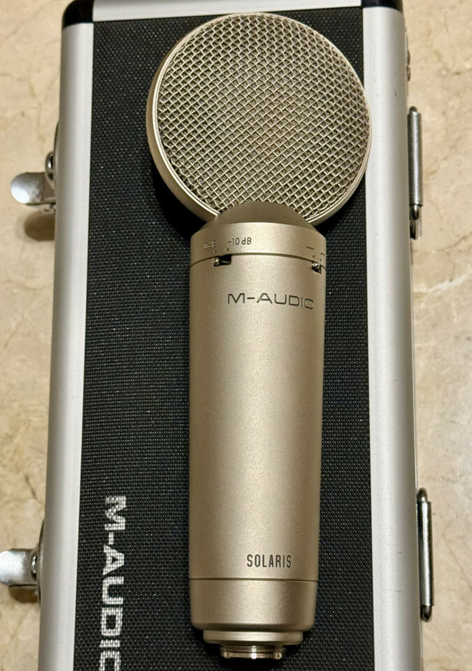 Micrófono M-Audio Solaris, condensador con tres patrones