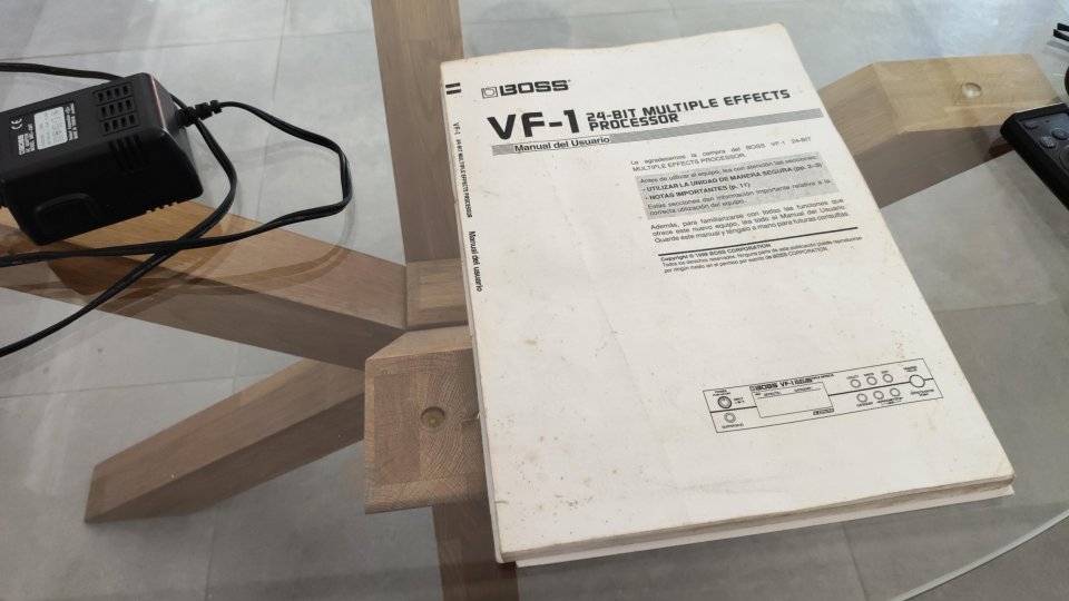 Multiefectos Boss VF-1  24 bit