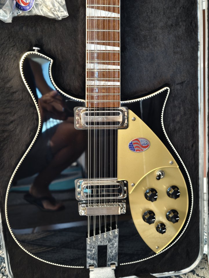 Rickenbacker 660/12 Jetglo 2026 , Nueva sin estrenar. de segunda mano · Foto 3 de 8 · Madrid · 3200 €