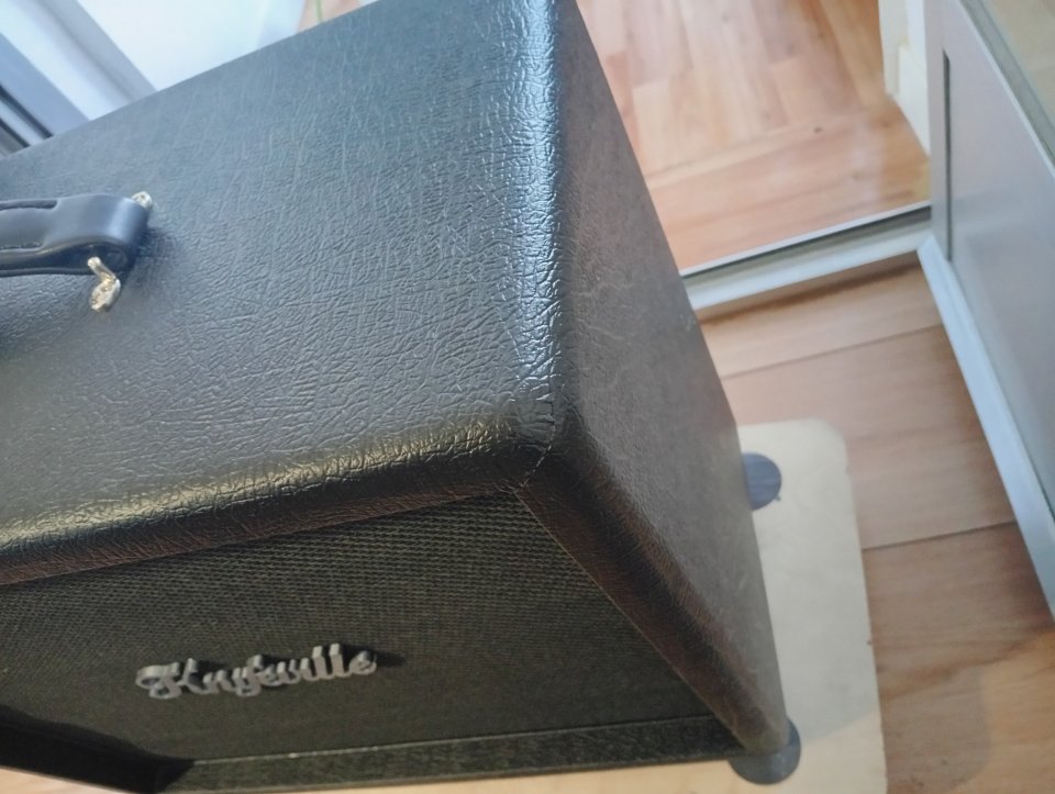 Pantalla Knifeville 1x12 de segunda mano · Foto 2 de 9 · Madrid · 200 €