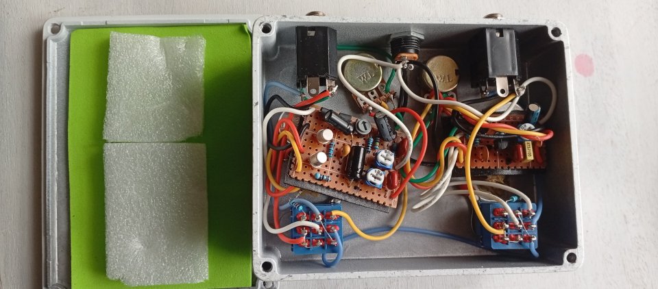 Pedal doble CC Effects, clones Cesar Díaz (SRV): Square Fuzz/Texas Ranger de segunda mano · Foto 2 de 4 · León · 130 €